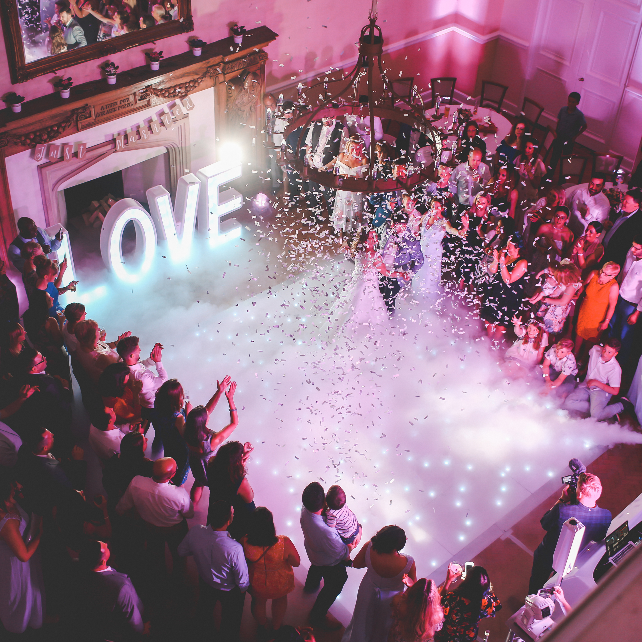 Creative Ways to Entertain Your Wedding Guests, confetti cannon, wedding music