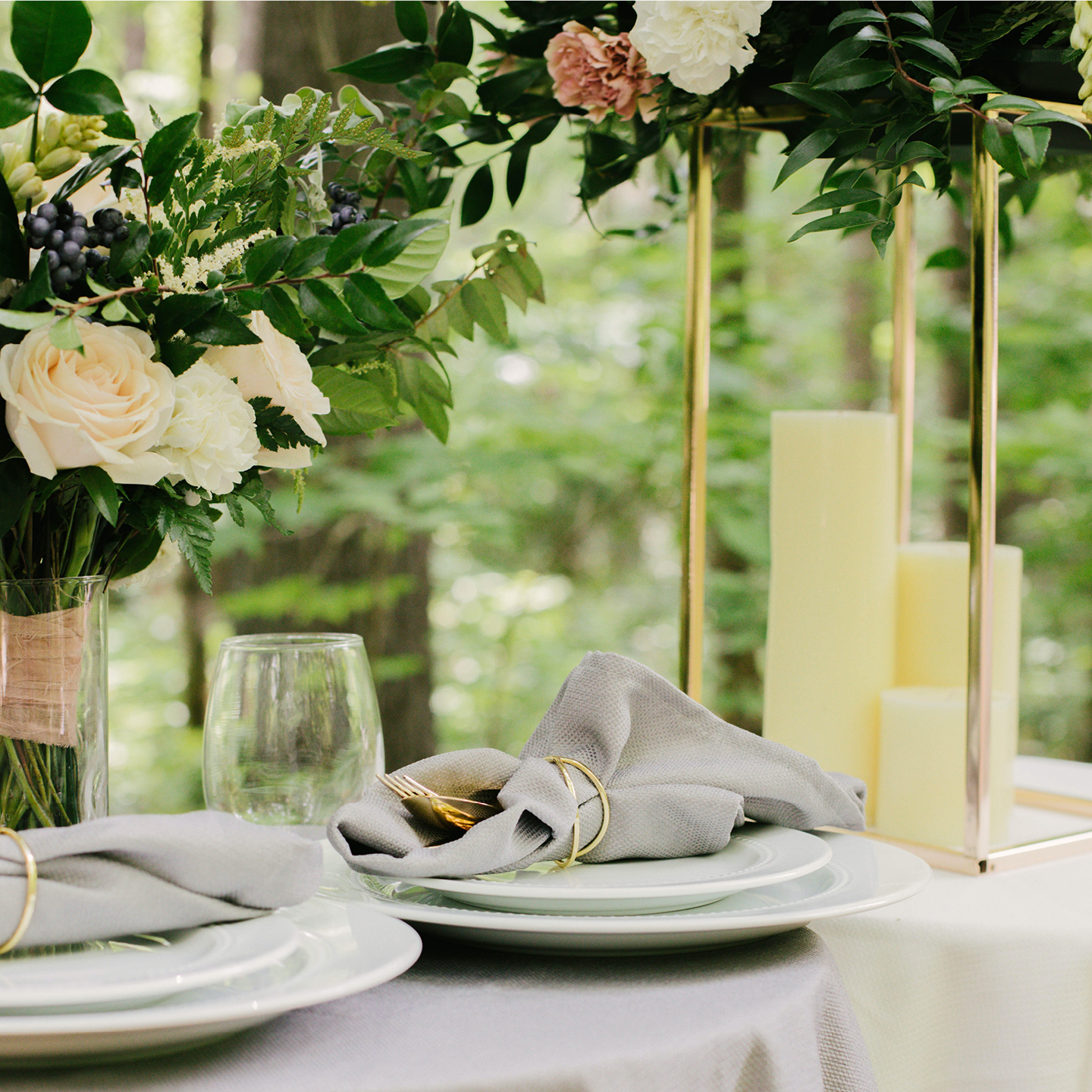 Garden micro-wedding, micro-wedding table decorations