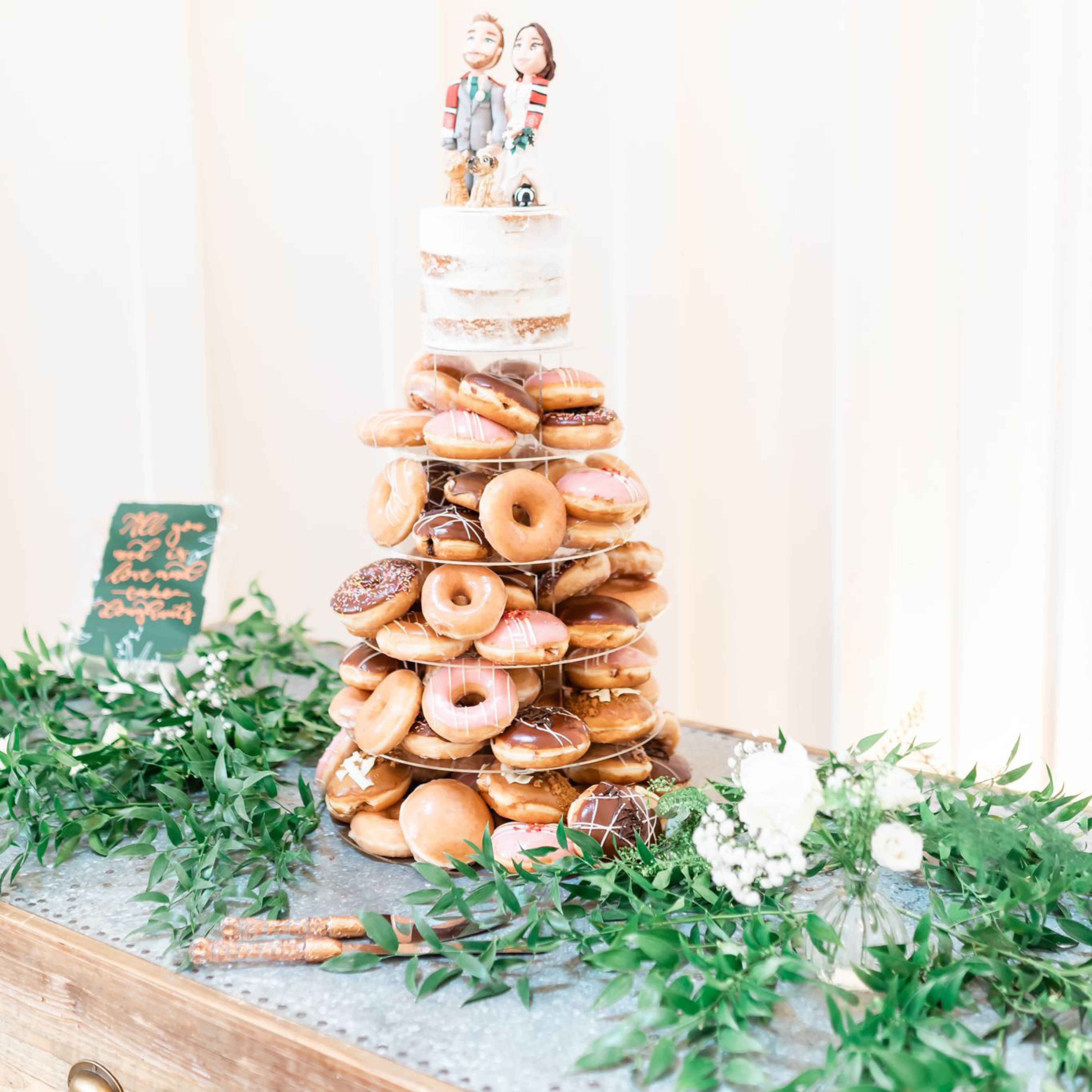 How to choose a Fantastic Wedding Theme, doughnut tower surrey