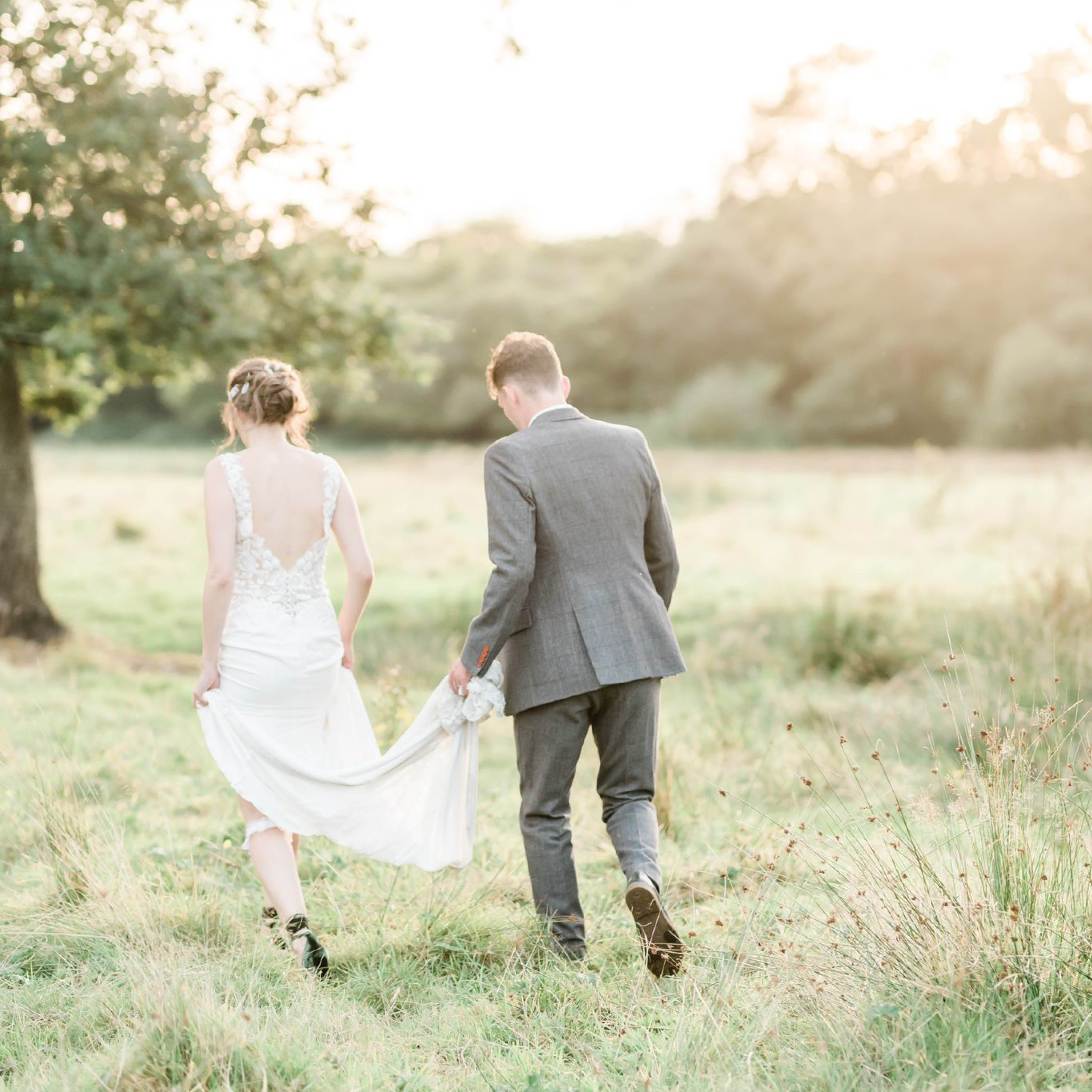 How to choose a Fantastic Wedding Theme, millbridge court, surrey wedding