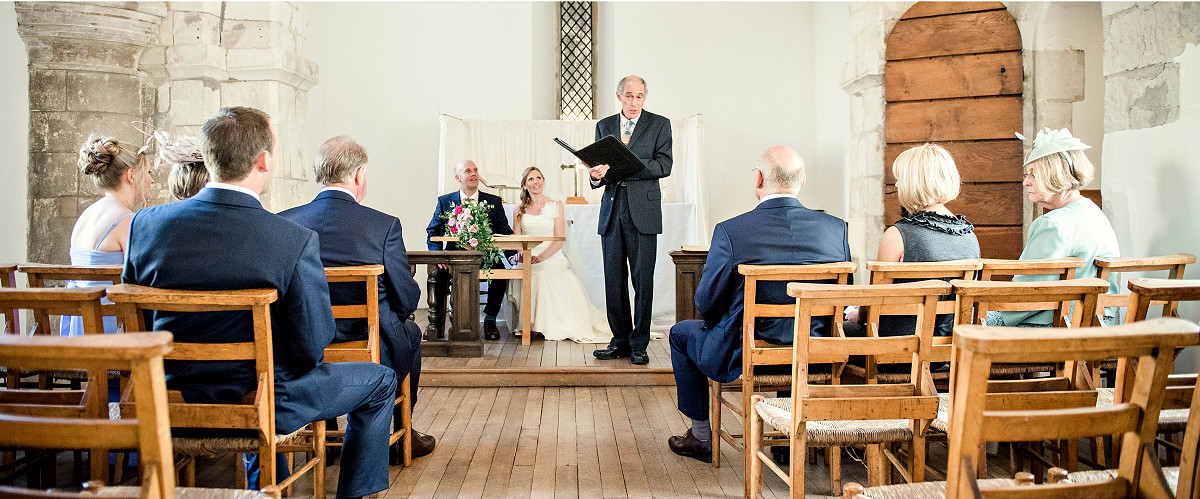 How to choose the guest list for your micro wedding & involve those not on the list