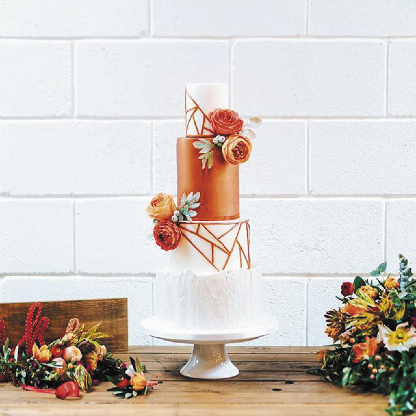 living coral wedding cake, Cake Buds, Pantone's Colour of the Year 2019