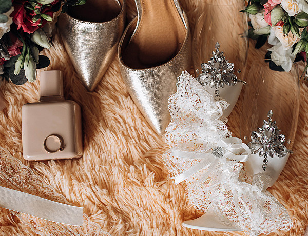 How to Pick the Perfect Accessories for Your Wedding