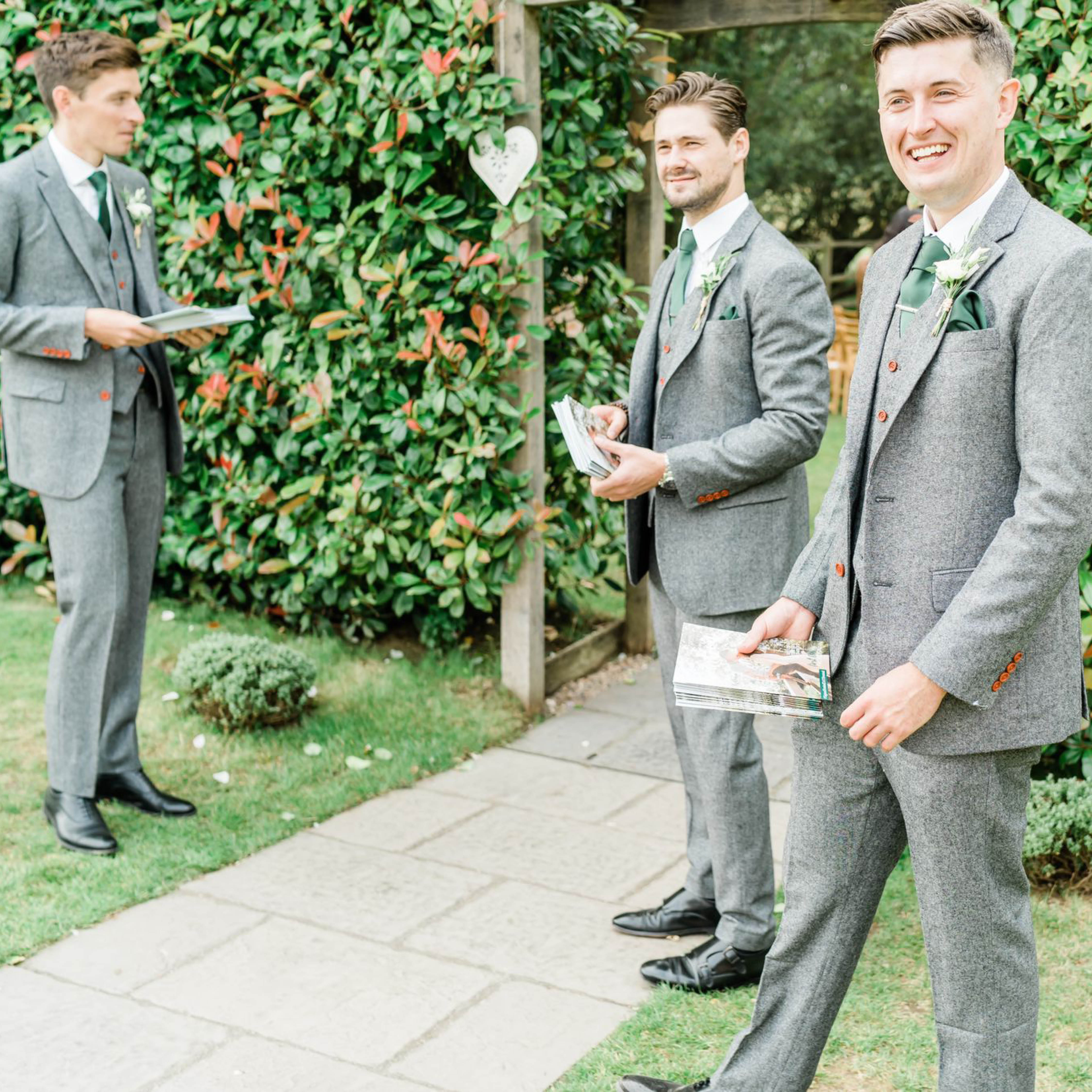 How to pick the perfect groomsmen for your wedding, wedding party