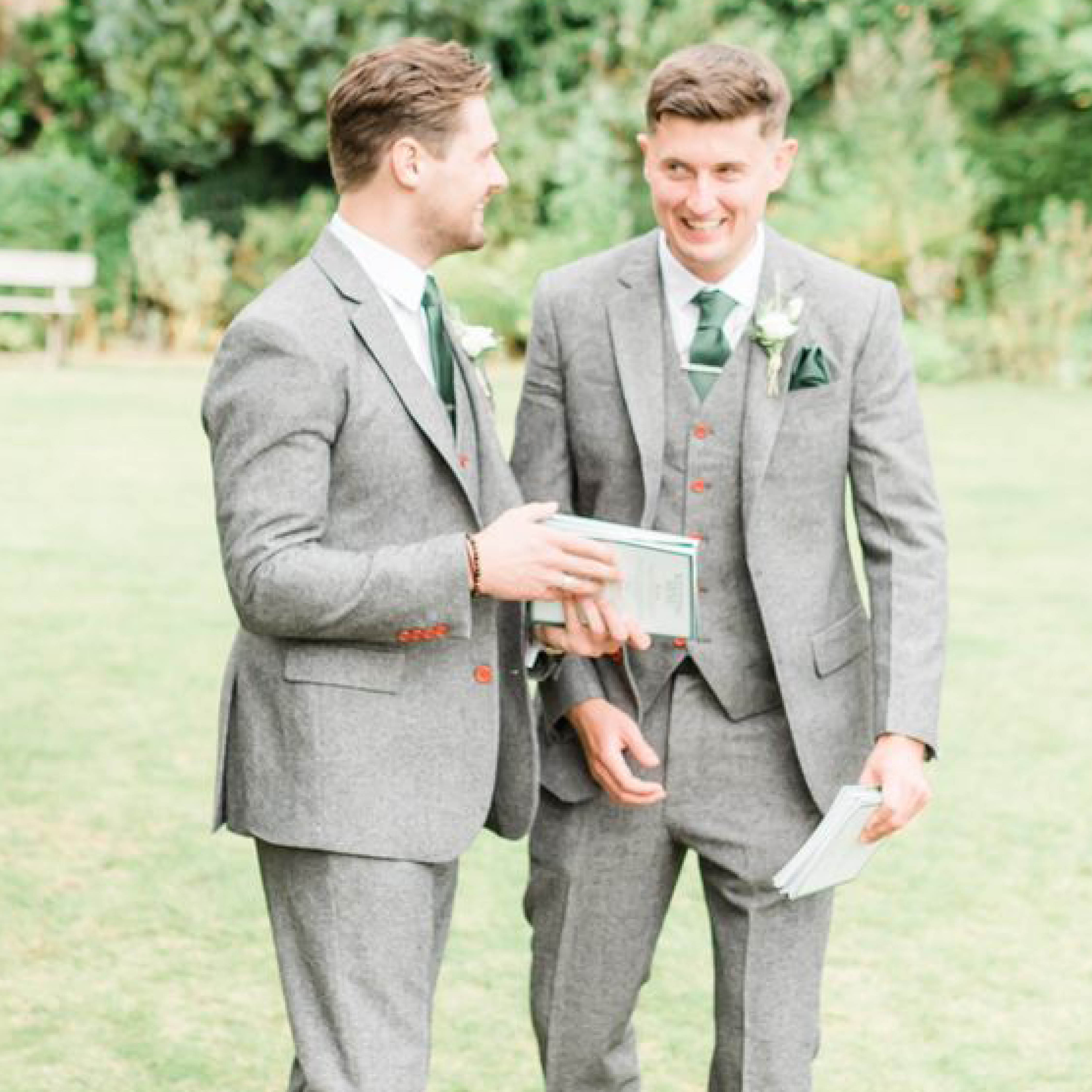 How to pick the perfect groomsmen for your wedding