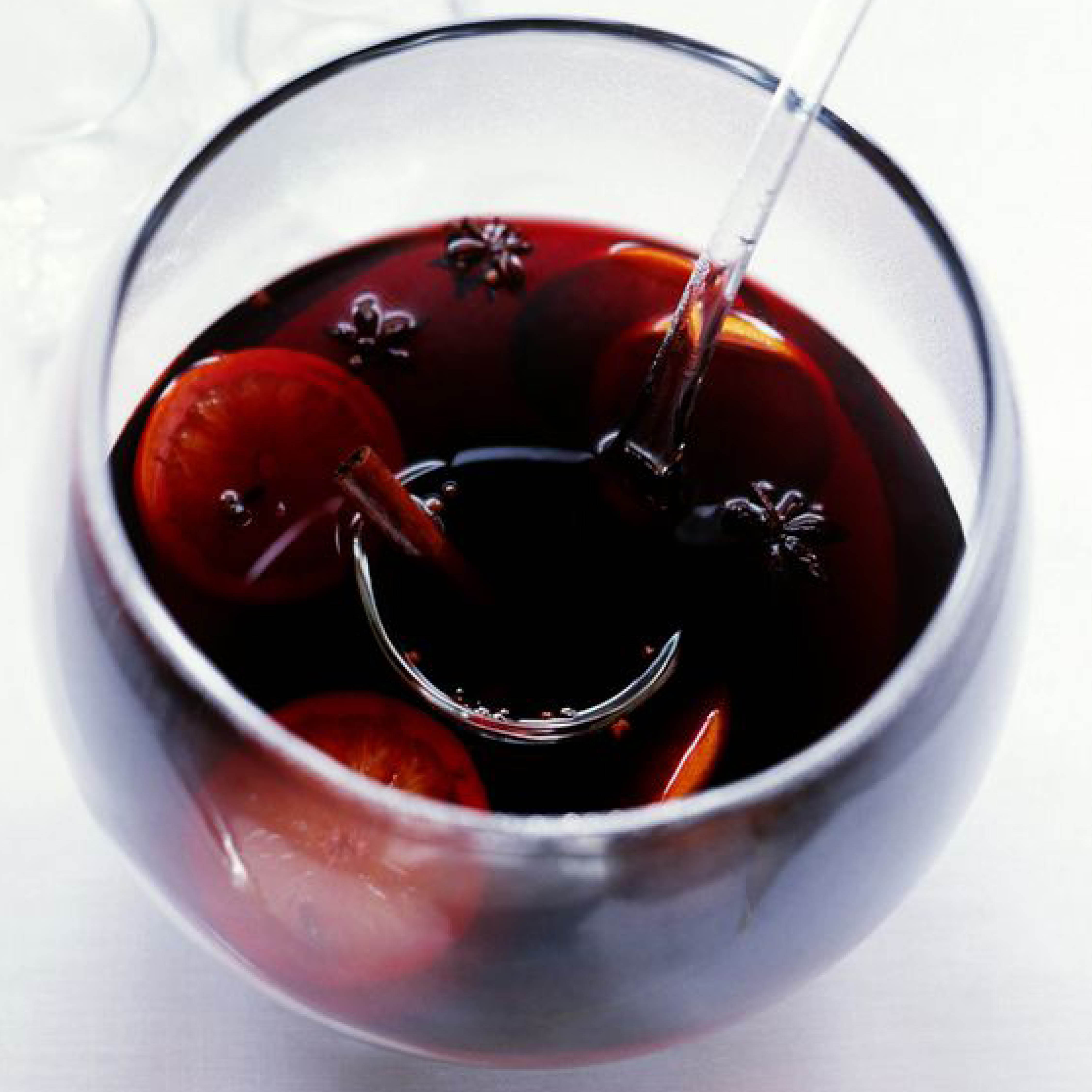 Top 5 Christmas Wedding Cocktails Mulled Pomegranate Warmer