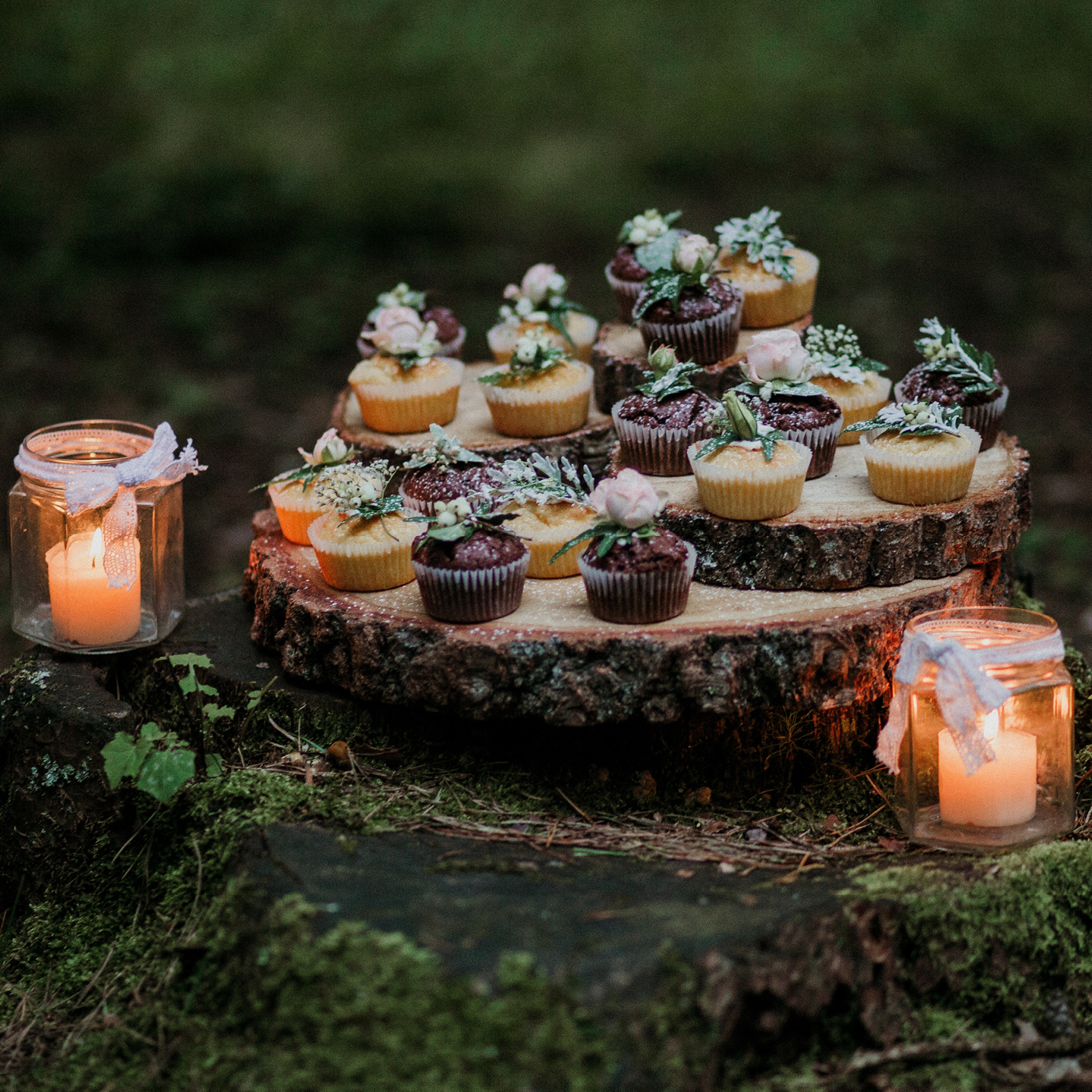 couple unique alternatives to wedding cakes