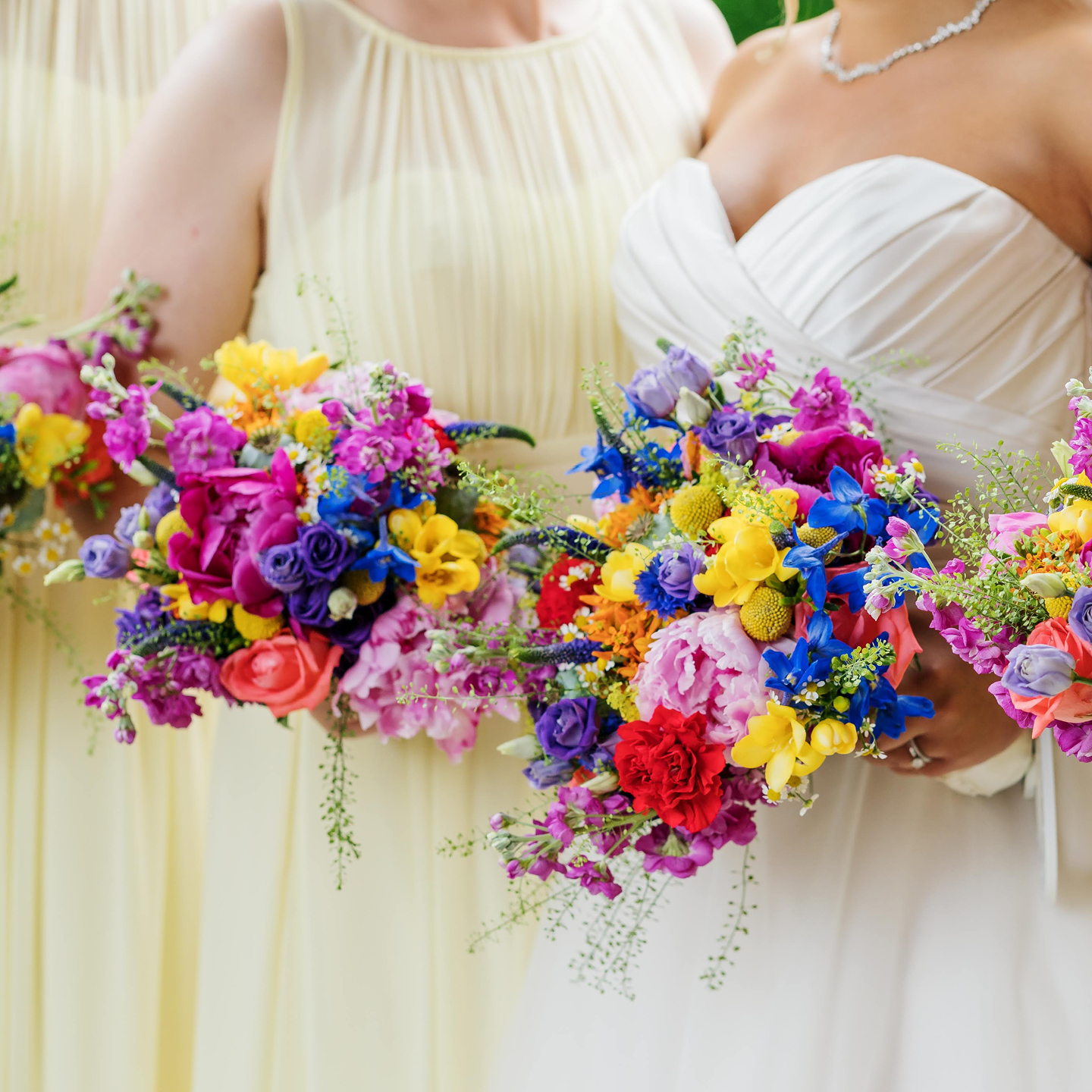 unique wedding ideas 2019 bright bold colours